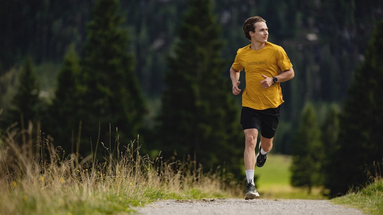 Läufer in der Natur.