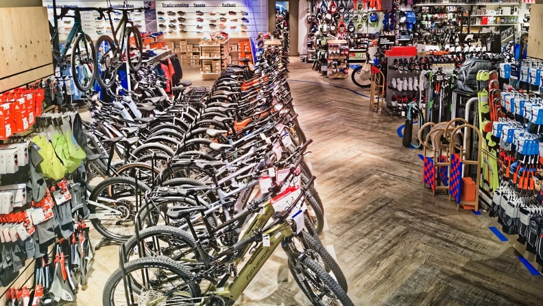 Die große Radabteilung von INTERSPORT Pötscher Ottensheim.
