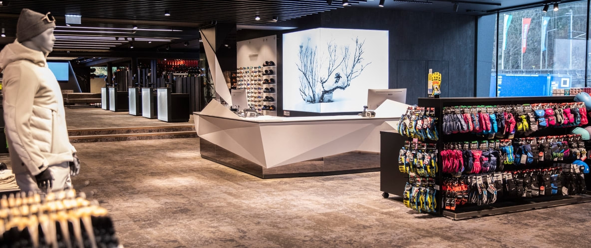 Innenansicht des INTERSPORT Gerhardter Reiteralm Shops.