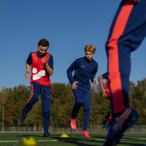 Fußballspieler beim Training.