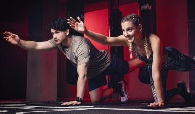 Bird Dog oder Diagonalstreckung wird hier geübt.