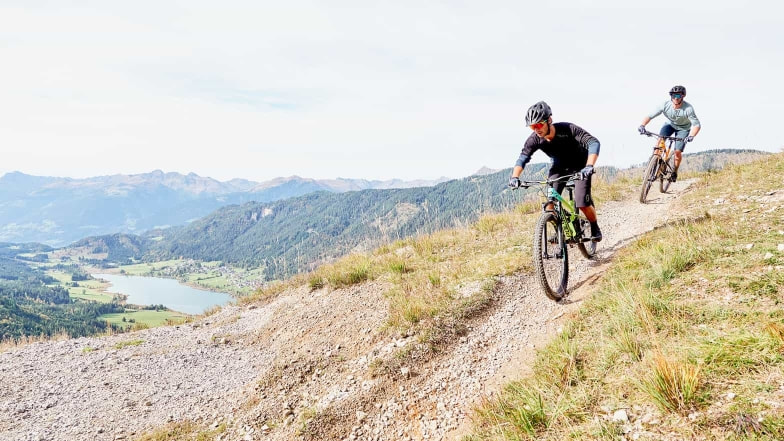 Bergabfahren mit dem Mountainbike.
