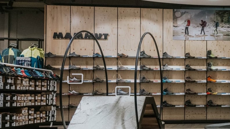 INTERSPORT Okay Cyta Völs – Outdoorbereich mit Schuhteststrecke