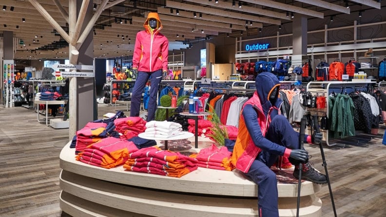 INTERSPORT Kaltenbrunner Gmunden – Innenansicht.