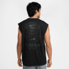 Schwarzes Nike Tanktop für Herren mit Gewichtscheiben-Aufdruck und Athletic Club Schriftzug.