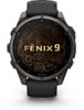 Eine Garmin Fenix 9 Smartwatch mit topografischem Zifferblatt.