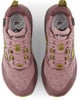 Rosa New Balance Hierro Laufschuhe mit GORE-TEX und gelben Akzenten.