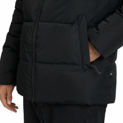 Detail einer Jacke mit Tasche und Reißverschluss. Detail einer Jacke mit Tasche und Reißverschluss.