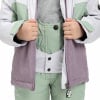 Detail einer Kinder-Skijacke und Latzhose, von vorne.