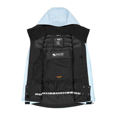 Die Innenseite einer hellblauen Skijacke mit schwarzem Futter und Taschen. Die Innenseite einer hellblauen Skijacke mit schwarzem Futter und Taschen.