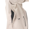 Detail einer Jacke mit Reißverschlusstasche und Netz.