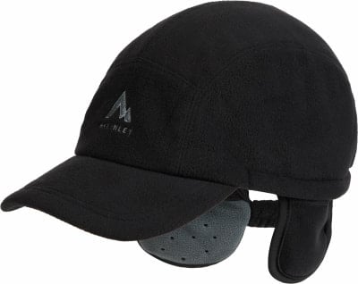 Schwarze Fleece-Mütze mit McKinley-Logo und Ohrenklappen.