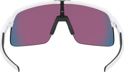 Weiße Sportbrille mit lila verspiegelten Gläsern und schwarzer Nasenauflage. Weiße Sportbrille mit lila verspiegelten Gläsern und schwarzer Nasenauflage.