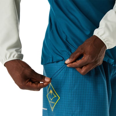 Asics Fujitrail Anorak Laufjacke mit Kapuze