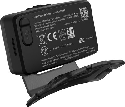 Schwarzer Li-ion Polymer Akku mit USB-C Eingang und Modellbezeichnung 113450. Schwarzer Li-ion Polymer Akku mit USB-C Eingang und Modellbezeichnung 113450.