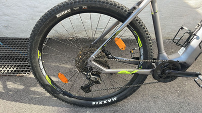 Hinterrad eines E-Bikes mit Kette und Kassette. Hinterrad eines E-Bikes mit Kette und Kassette.