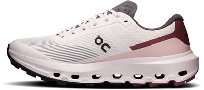 Ein rosa Laufschuh mit schwarzem Logo und dunkelroten Akzenten. Ein rosa Laufschuh mit schwarzem Logo und dunkelroten Akzenten.