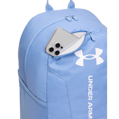 Világoskék hátizsák fehér Under Armour logóval és telefontartó zsebbel. Világoskék hátizsák fehér Under Armour logóval és telefontartó zsebbel.