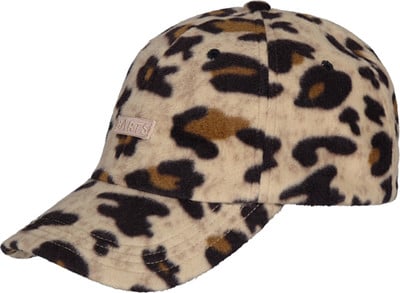 Eine Kappe mit Leopardenmuster und dem 'PARTS'-Logo an der Seite. Eine Kappe mit Leopardenmuster und dem 'PARTS'-Logo an der Seite.