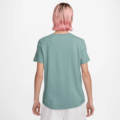Nike Club Essentials T-Shirt