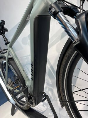 Cube Kathmandu Hyb One 750 L/58cm