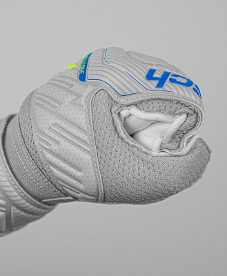 Reusch Attrakt Grip Junior Torwarthandschuhe