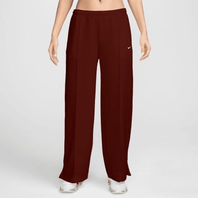 Damen-Hose, braun, weit geschnitten, mit Nike-Logo. Damen-Hose, braun, weit geschnitten, mit Nike-Logo.