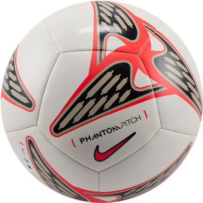 Fußball von Nike Phantom Pitch mit roten und schwarzen Details auf weißem Grund.