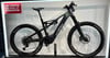 Ein KTM Fullsuspension E-Bike mit modernem Design und RockShox-Federung.