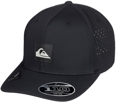 Schwarze Quiksilver Kappe mit Logo und perforierten Seiten. Schwarze Quiksilver Kappe mit Logo und perforierten Seiten.