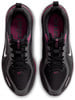 Schwarze Nike Laufschuhe mit lila Details und GORE-TEX-Technologie.