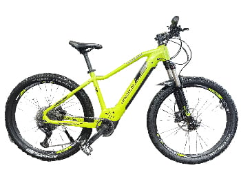 Grünes E-Bike mit Federung und Scheibenbremsen auf weißem Hintergrund.