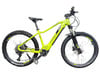 Grünes E-Bike mit Federung und Scheibenbremsen auf weißem Hintergrund.