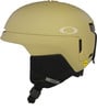 Ein beiger Oakley MOD 3 Skihelm mit Oakley-Logo und Mips.