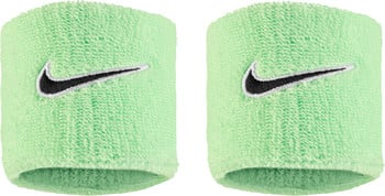 Zwei hellgrüne Stoffarmbänder mit Nike-Logo.