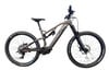 Graues Fullys E-Mountainbike mit schwarzen Rädern und Dämpfern.
