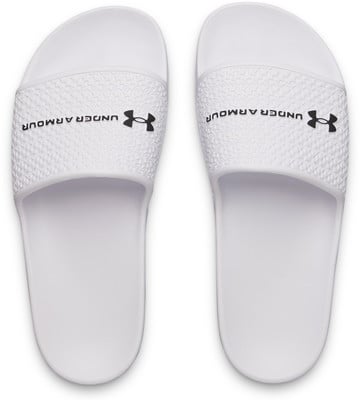 Fehér Under Armour papucsok logóval és felirattal, férfiaknak. Fehér Under Armour papucsok logóval és felirattal, férfiaknak.
