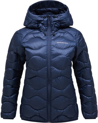 Dunkelblaue Daunenjacke für Damen mit Kapuze und Wellensteppung.