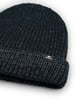 Dunkelblaue Strickmütze mit reflektierenden Fasern und Eistis-Logo.