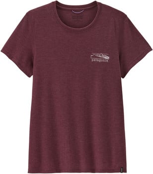 Damen-T-Shirt in Weinrot von Patagonia mit kleinem Berglogo auf der Brust.