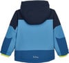 Rückseite einer Kinderjacke in Blautönen mit Kapuze.