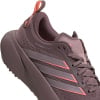 Detail eines Damen-Laufschuhs Adidas Supernova Rise 3 GTX in Taupe.