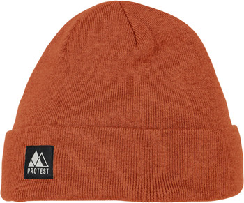 Orange Strickmütze mit schwarzem Etikett mit Berglogo.