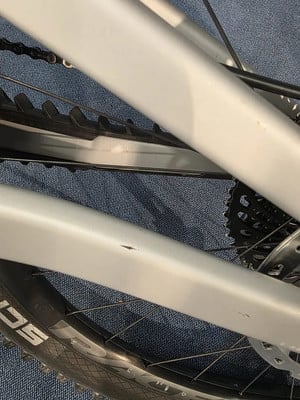 Detail eines Fahrradhinterrads mit Kette und Kassette. Detail eines Fahrradhinterrads mit Kette und Kassette.