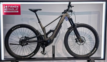 Ein Bulls Mountain E-Bike mit Federung und Riemenantrieb.
