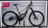Ein Bulls Mountain E-Bike mit Federung und Riemenantrieb.