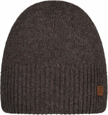 Eine braune Strickmütze mit Rippenbund und Lederetikett. Eine braune Strickmütze mit Rippenbund und Lederetikett.