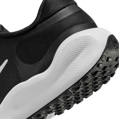 Nike Revolution 7 GS Trainingsschuhe