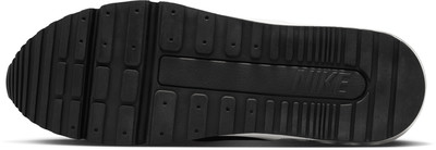 Schwarze Schuhsohle mit Nike-Logo und ausgeprägtem Profil.