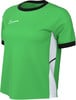 Grünes Nike T-Shirt mit kurzen Ärmeln und weißem Logo